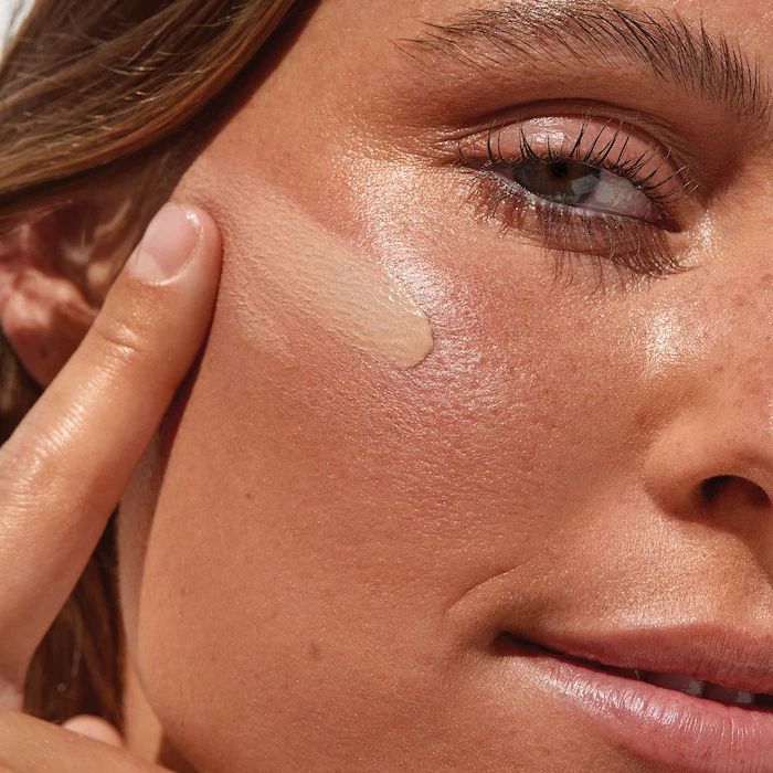 Saie SLIP TINT 30 SPF